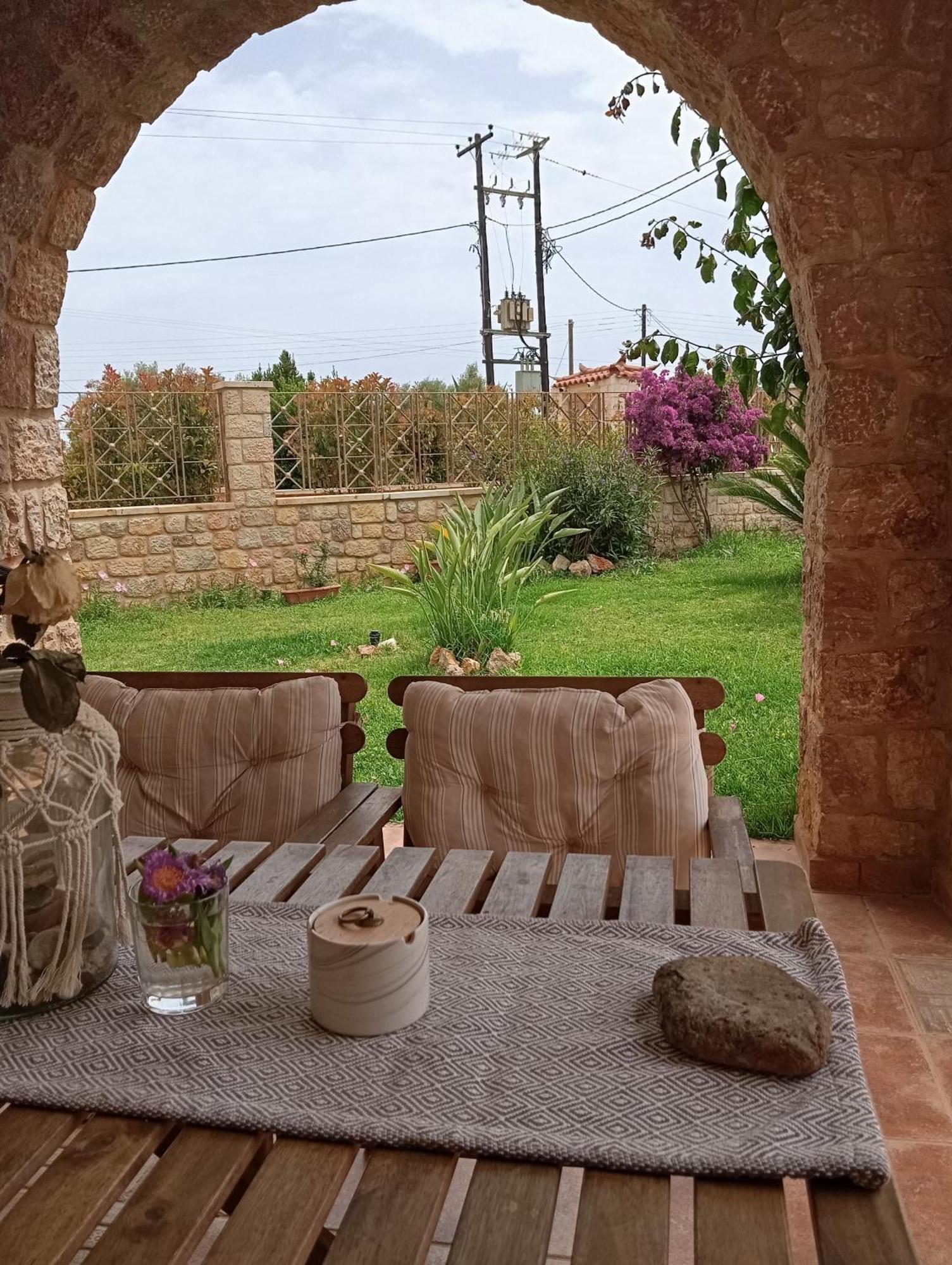 Niko'S Stone Guest House Bãi biển Bãi biển Plitra Ngoại thất bức ảnh